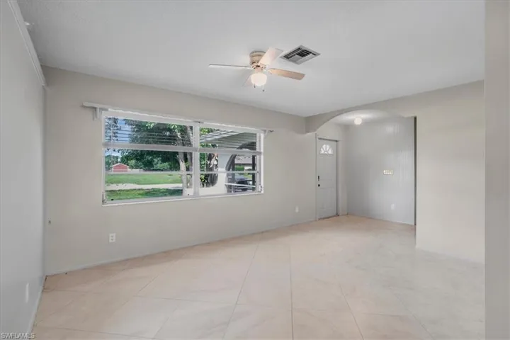 18 Calvin Ave, Lehigh Acres, Florida 33936