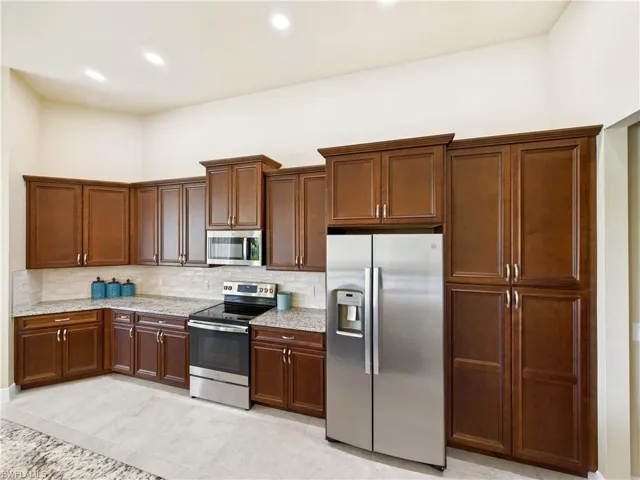 1216 SW 31st  TER, Cape Coral, FL 33914