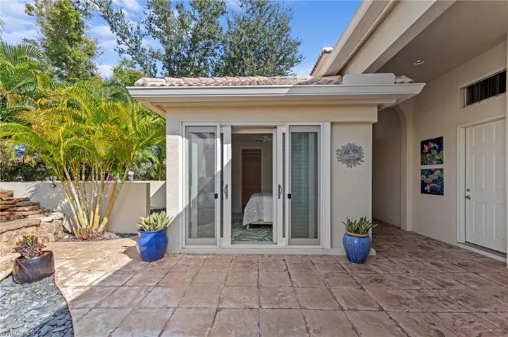 Entry to guest cabana from courtyard