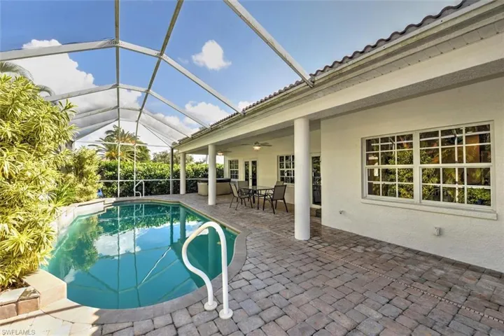 Large Lanai Under Truss