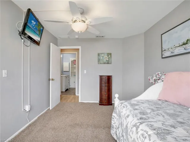 Bedroom with ceiling fan