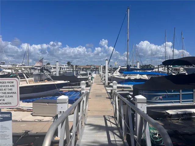 525 Newport Dr, Naples Fl 34114