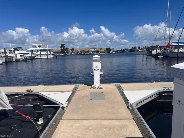 525 Newport Dr, Naples Fl 34114