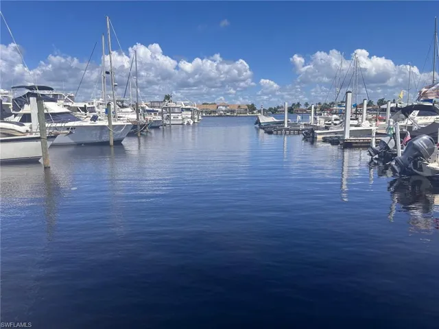 525 Newport Dr, Naples Fl 34114