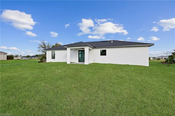2612 NE 22nd  AVE, Cape Coral, FL 33909