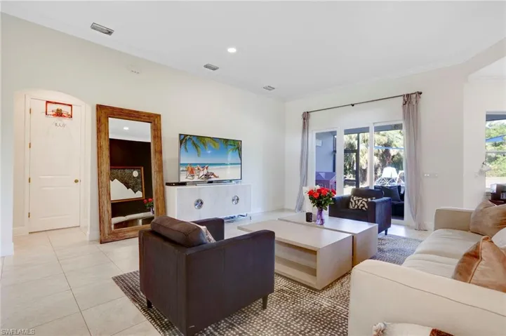 757  12TH NE ST, Naples, FL 34120