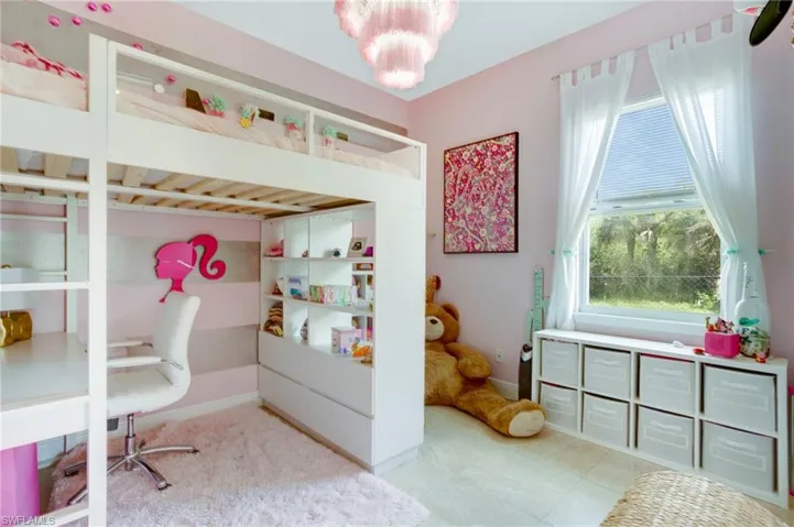 Walk in closet