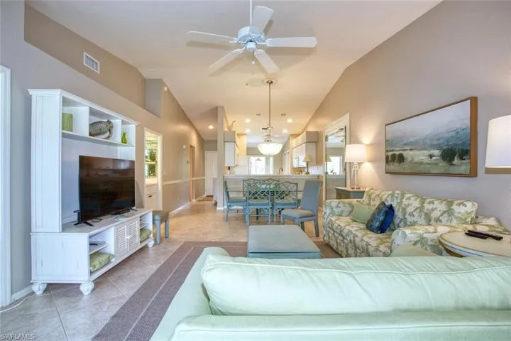 8083 Queen Palm Ln 425, Fort Myers, Florida 33966