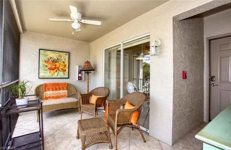 Entry lanai