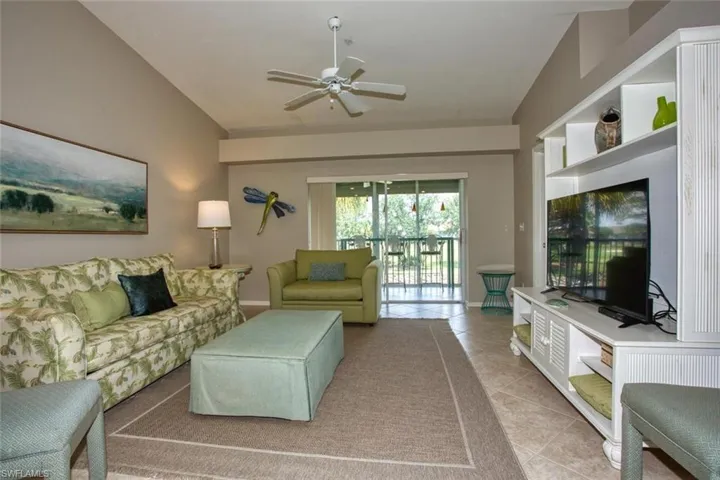 8083 Queen Palm Ln 425, Fort Myers, Florida 33966