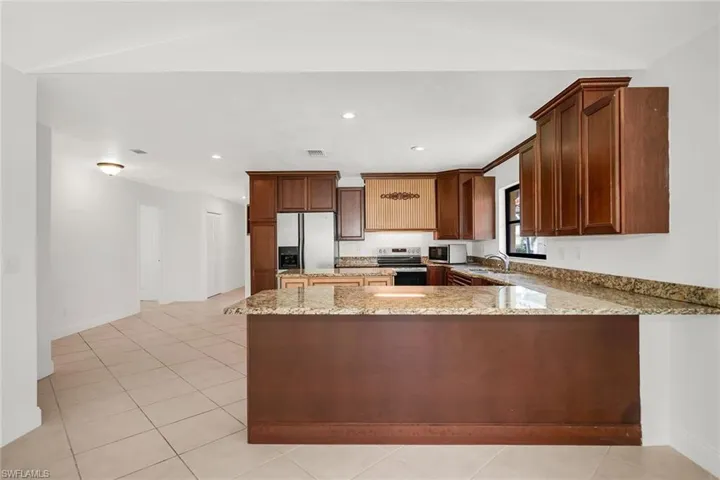 519  99th N AVE, Naples, FL 34108