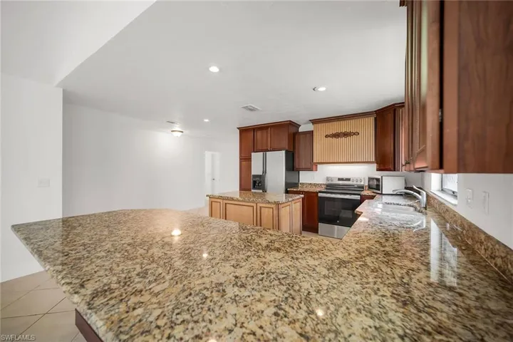 519  99th N AVE, Naples, FL 34108