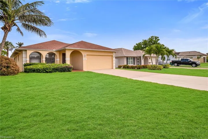 519  99th N AVE, Naples, FL 34108