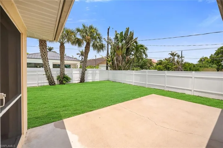 519  99th N AVE, Naples, FL 34108