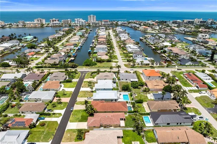 519  99th N AVE, Naples, FL 34108