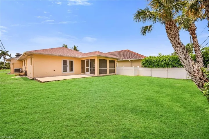 519  99th N AVE, Naples, FL 34108