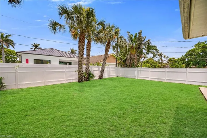 519  99th N AVE, Naples, FL 34108