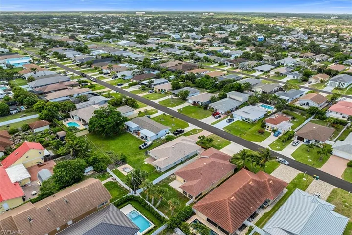 519  99th N AVE, Naples, FL 34108