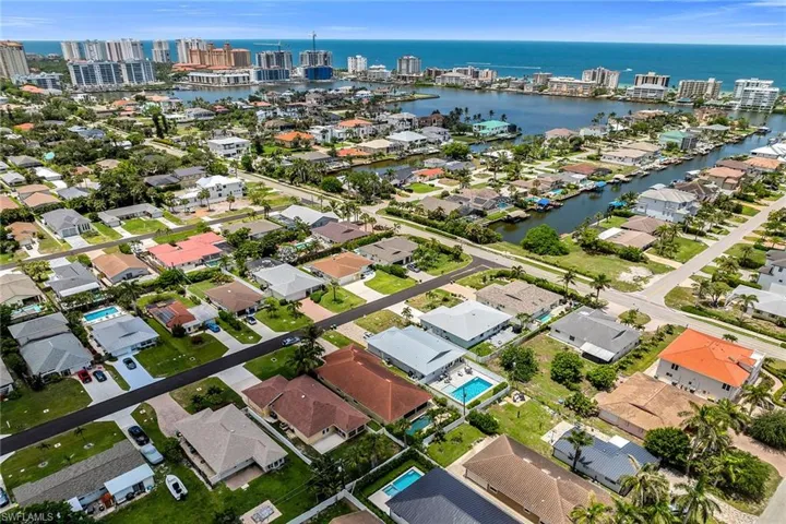 519  99th N AVE, Naples, FL 34108