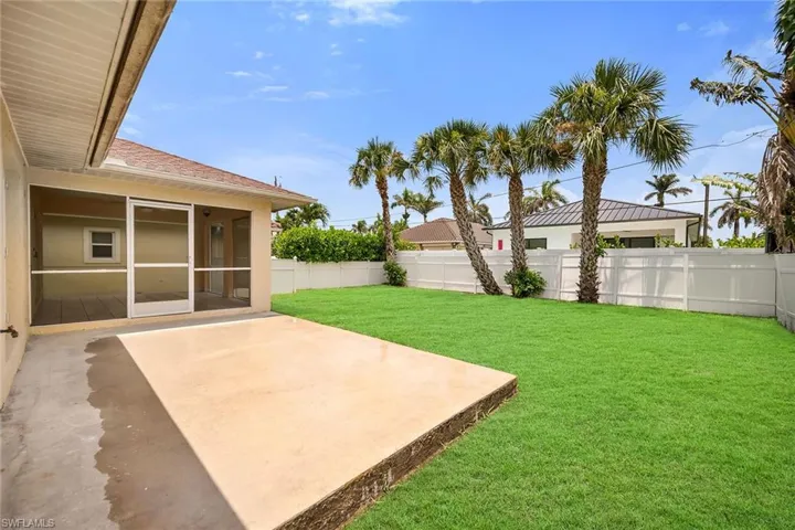 519  99th N AVE, Naples, FL 34108