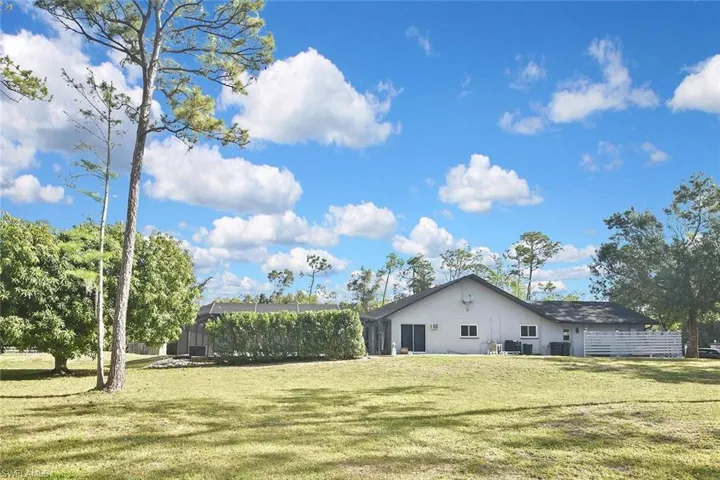 12206  Honeysuckle  RD, Fort Myers, FL 33966