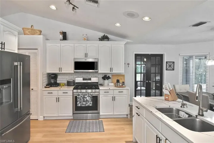 12206  Honeysuckle  RD, Fort Myers, FL 33966