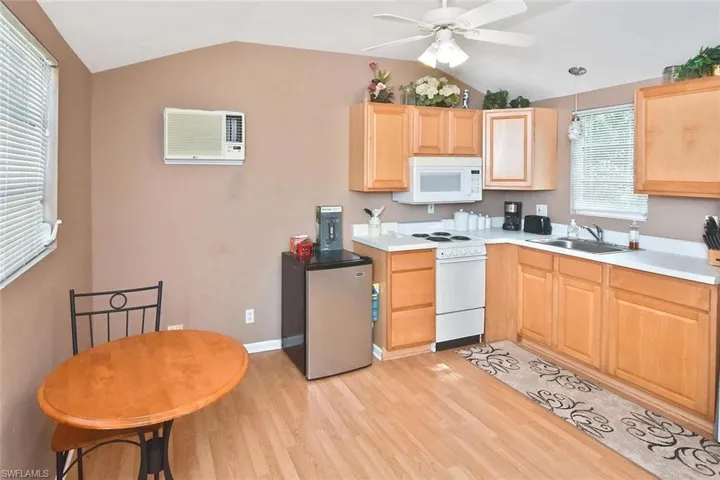 12206  Honeysuckle  RD, Fort Myers, FL 33966