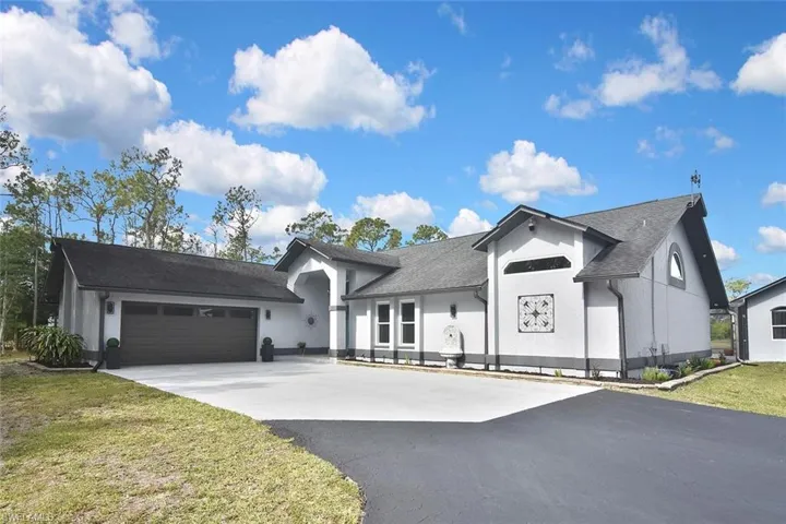 12206  Honeysuckle  RD, Fort Myers, FL 33966