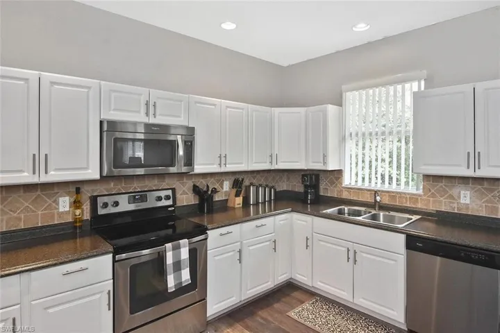 12206  Honeysuckle  RD, Fort Myers, FL 33966