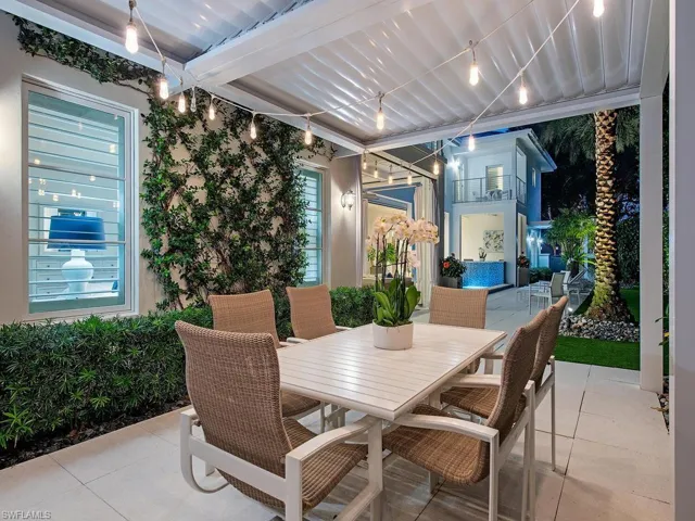 501 2nd Ave N, Naples, Florida 34102