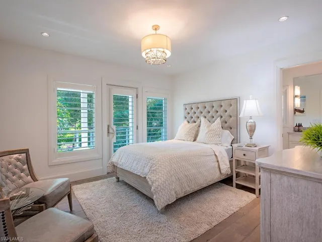 501 2nd Ave N, Naples, Florida 34102