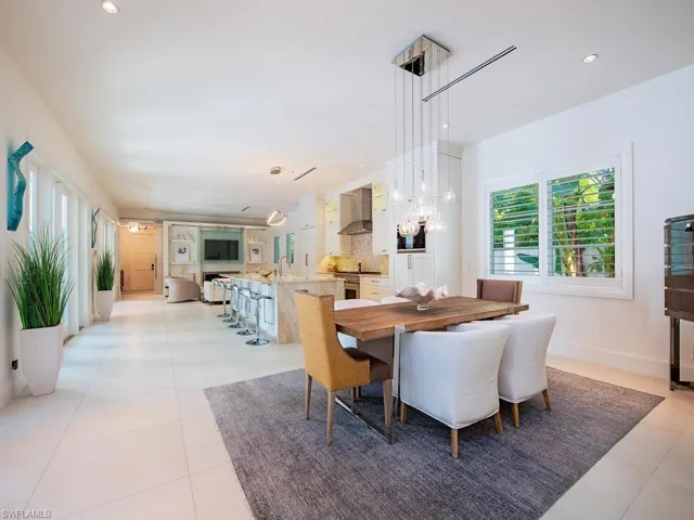 501 2nd Ave N, Naples, Florida 34102