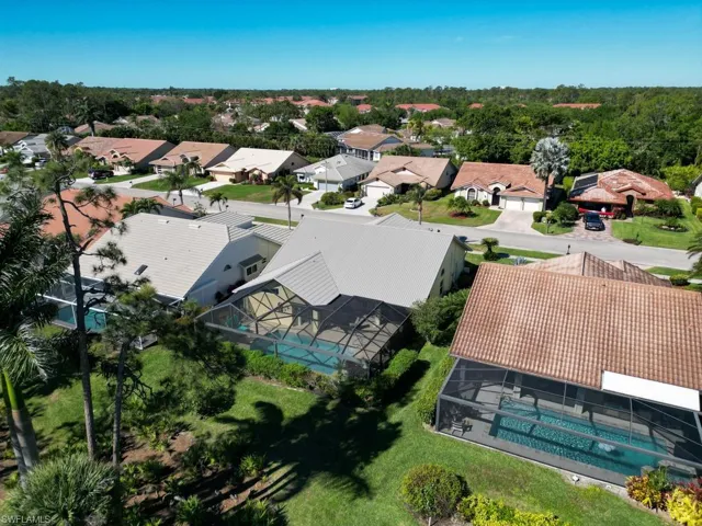 Bird's eye view with a residential view