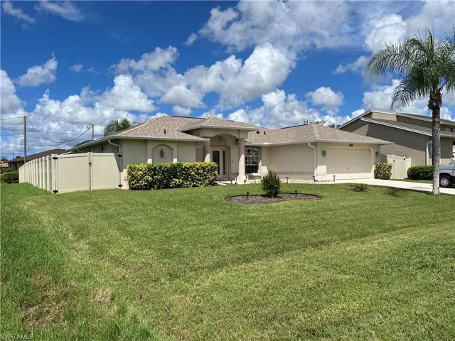 View of front home