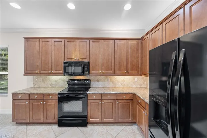6542  Marbella  DR, Naples, FL 34105