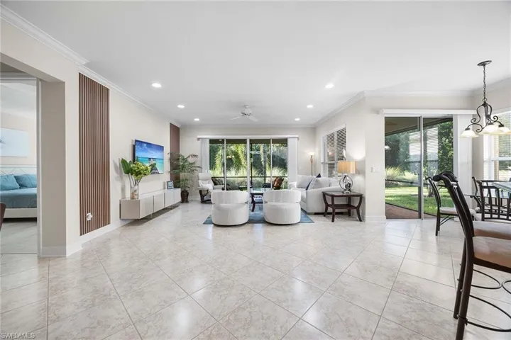 6542  Marbella  DR, Naples, FL 34105