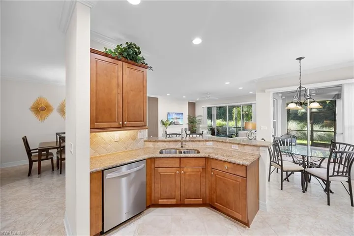 6542  Marbella  DR, Naples, FL 34105