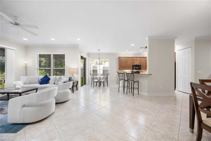 6542  Marbella  DR, Naples, FL 34105
