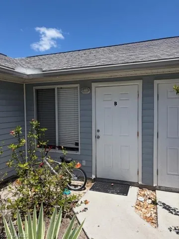 UNIT B ENTRANCE