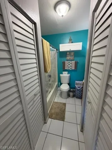 UNIT D BATHROOM 2