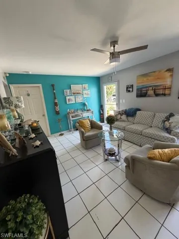 UNIT D LIVING ROOM AND ENTRANCE