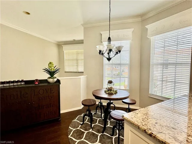 Breakfast/Bistro Area