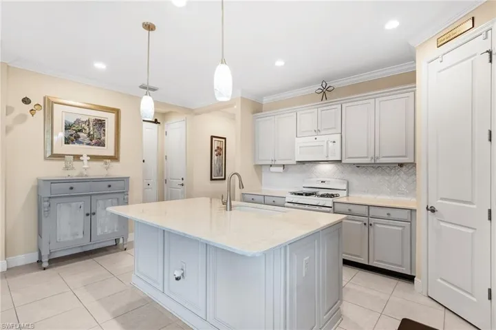 2995  Amblewind  DR, Fort Myers, FL 33905