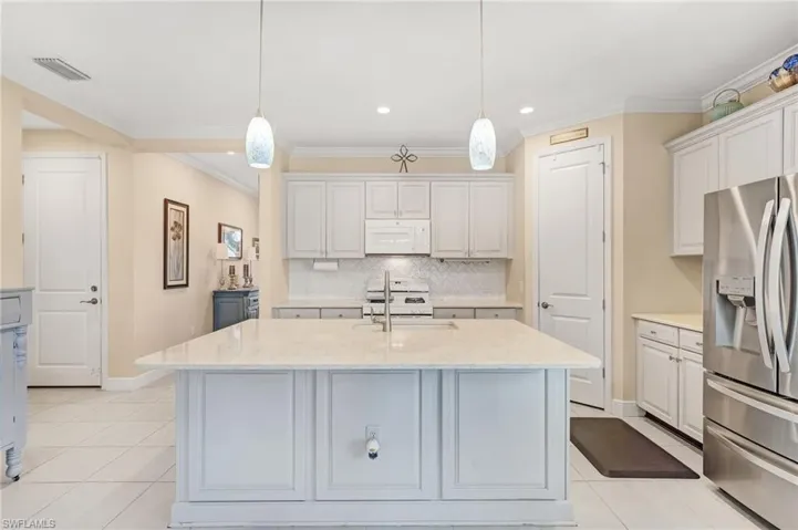 2995  Amblewind  DR, Fort Myers, FL 33905