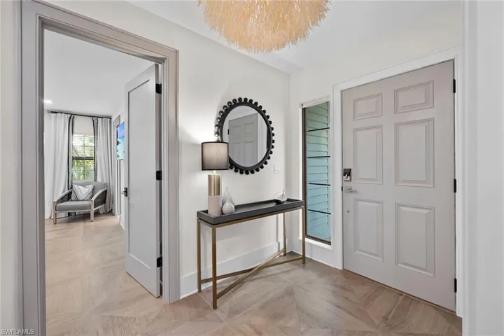 392 7th Ave S 4, Naples, Florida 34102