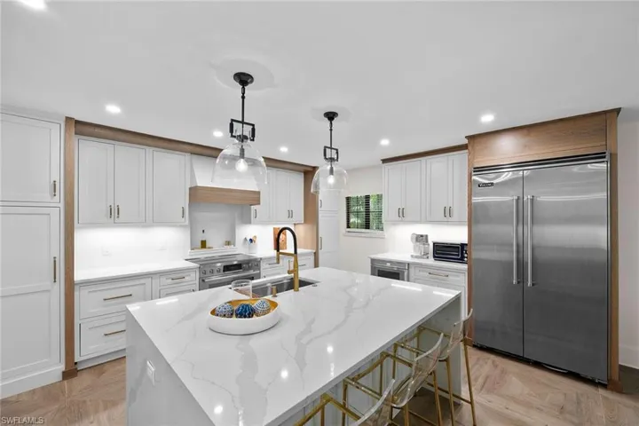 392 7th Ave S 4, Naples, Florida 34102