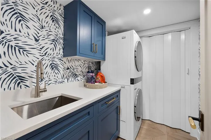 392 7th Ave S 4, Naples, Florida 34102