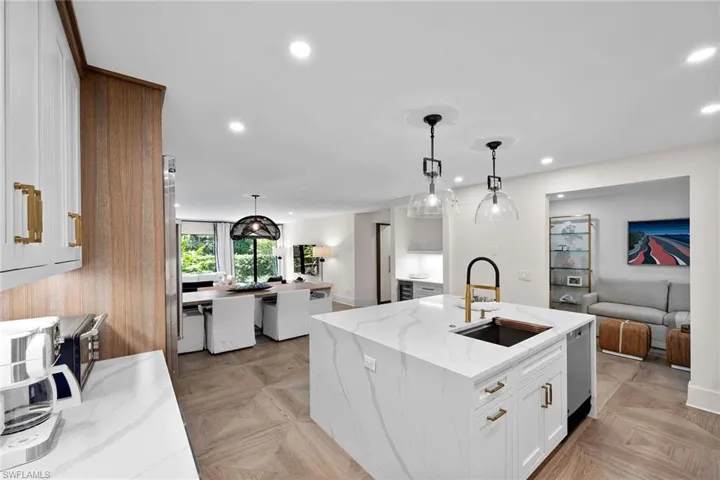 392 7th Ave S 4, Naples, Florida 34102