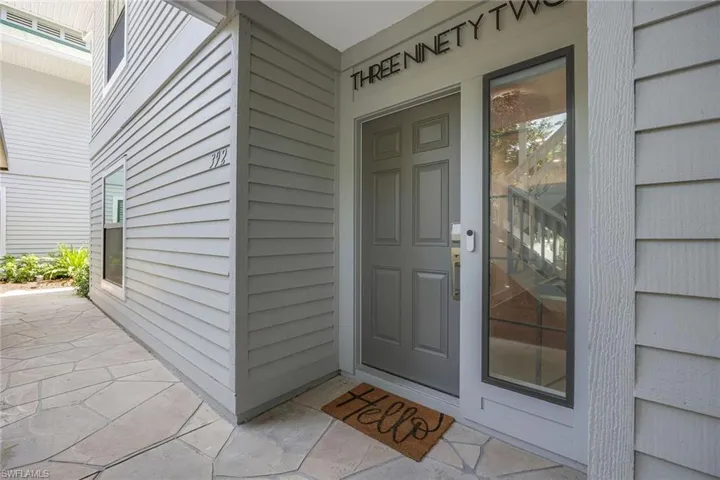 392 7th Ave S 4, Naples, Florida 34102