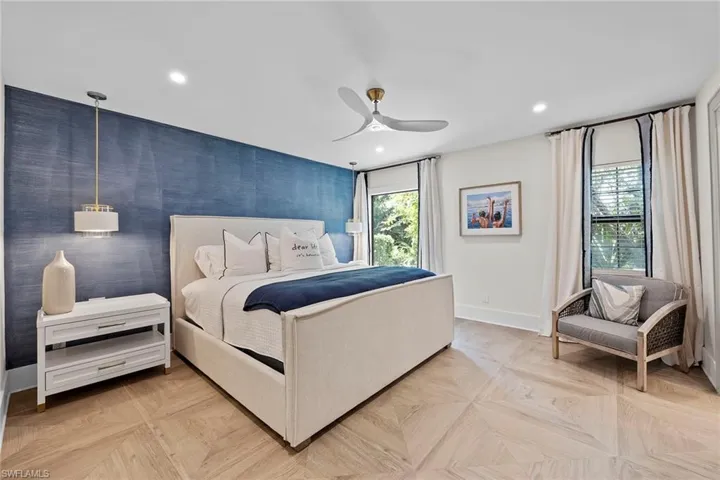392 7th Ave S 4, Naples, Florida 34102